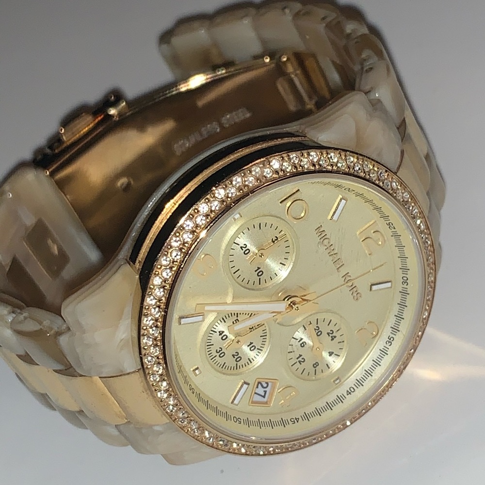 MK WATCH
